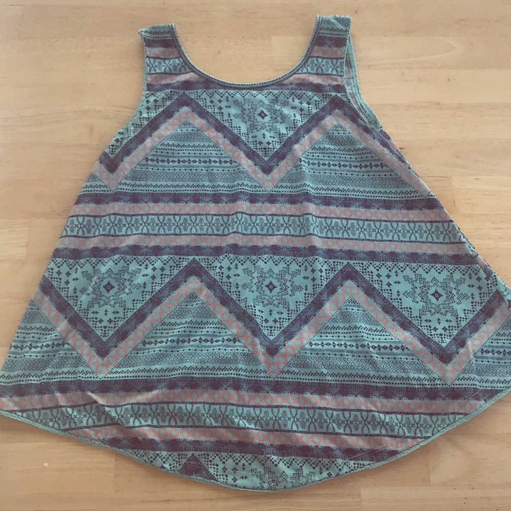 Girls L Xhilaration Blue pattern tank top
